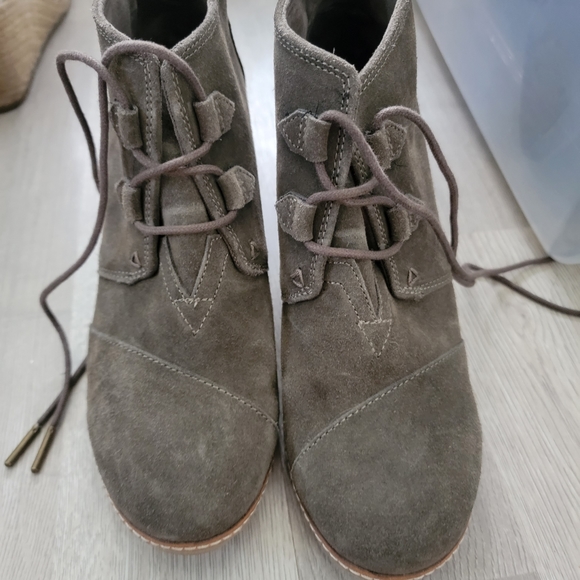 Toms Shoes - Toms Wedges